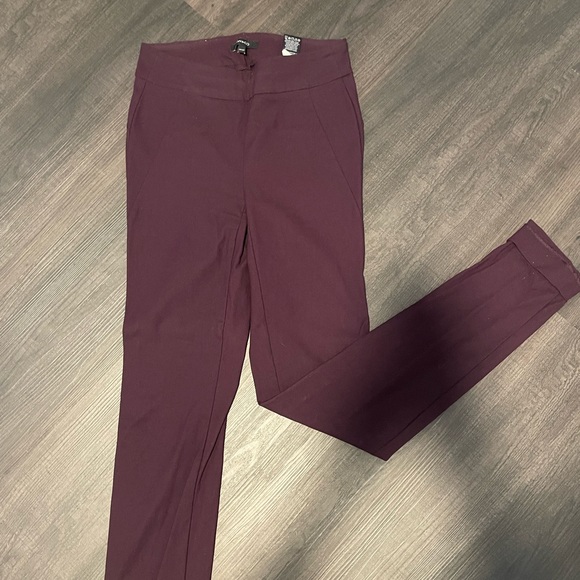 Dress pants - Picture 1 of 2